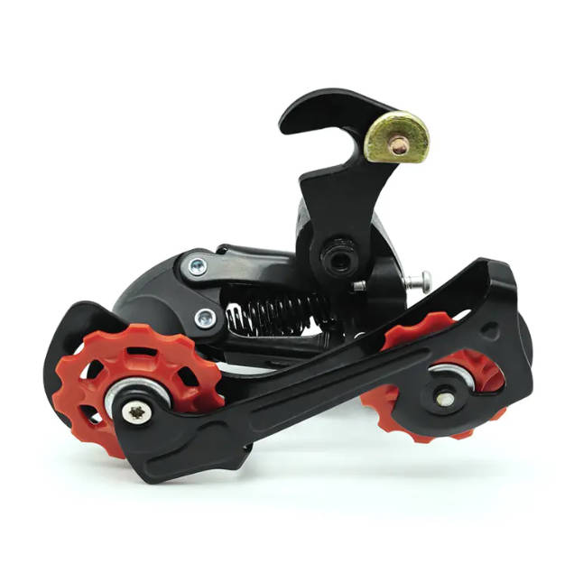 What role does the 6S/7S bicycle rear derailleur play in riding?
