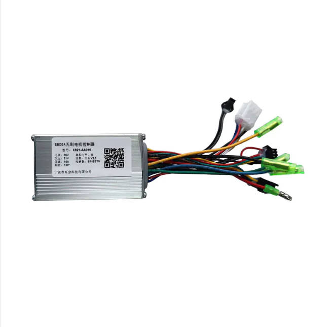 How does the Pedal Assist E-Bike Kit Controller ensure smooth riding and safety when providing auxiliary power?